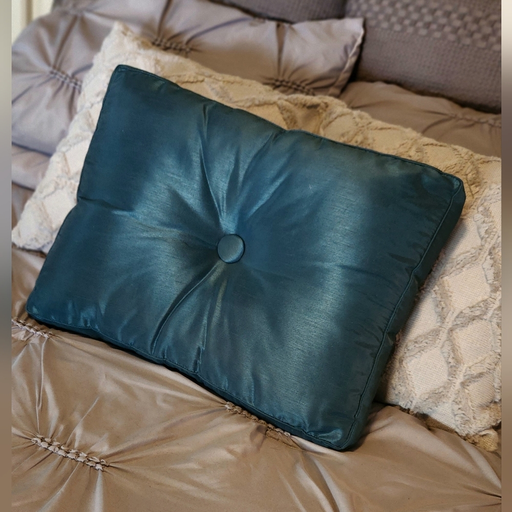 Large Teal Decorative Pillow Like New EUC